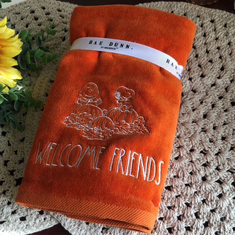 Rae Dunn x PEANUTS Fall WELCOME FRIENDS Hand Towels